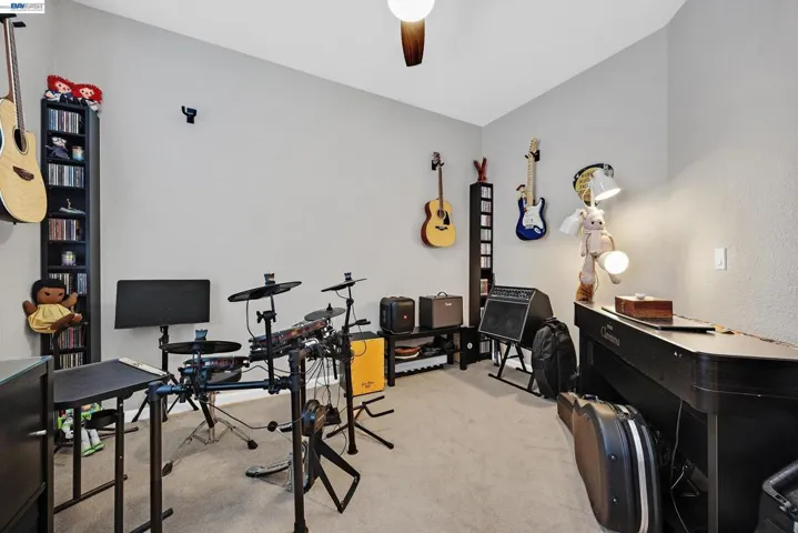 333 Glenbriar Cir, Tracy, California 95377