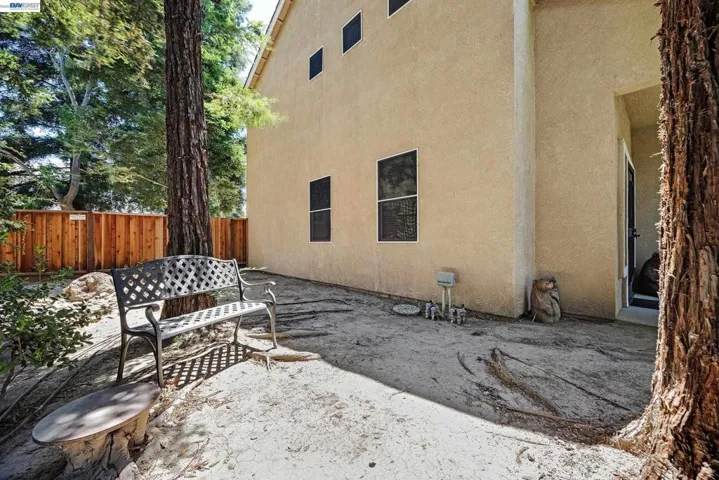 333 Glenbriar Cir, Tracy, California 95377