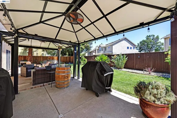 333 Glenbriar Cir, Tracy, California 95377