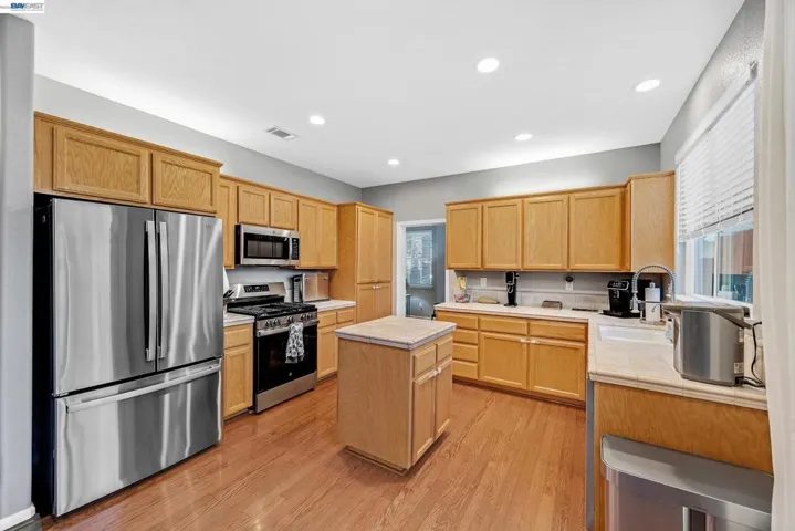 333 Glenbriar Cir, Tracy, California 95377