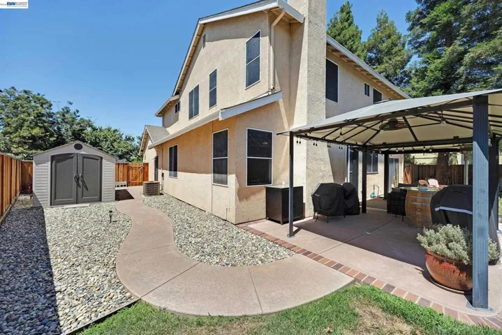 333 Glenbriar Cir, Tracy, California 95377