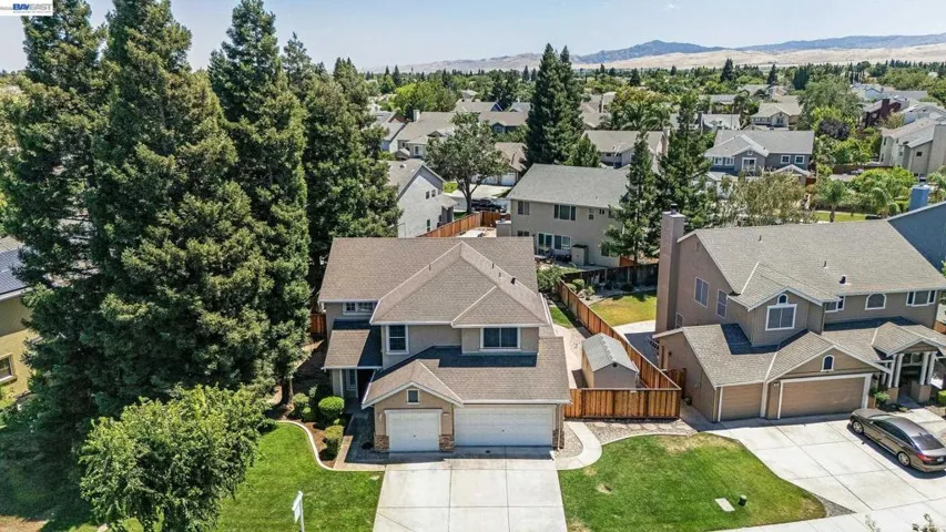333 Glenbriar Cir, Tracy, California 95377