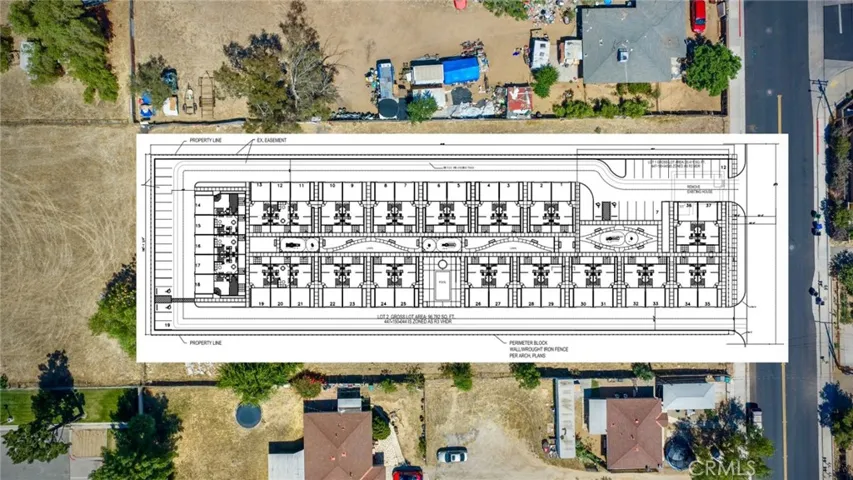 The plans are not perfectly sized to the lot. This is for visual purposes only