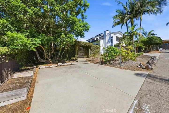 1931 Warmlands Avenue, Vista, California 92084
