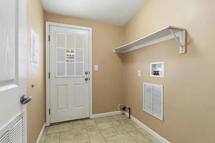 123 El Bosque Drive 123, San Jose, California 95134