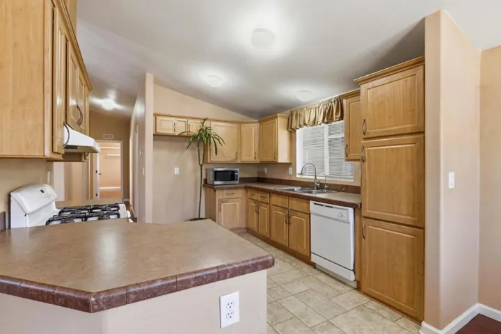 123 El Bosque Drive 123, San Jose, California 95134