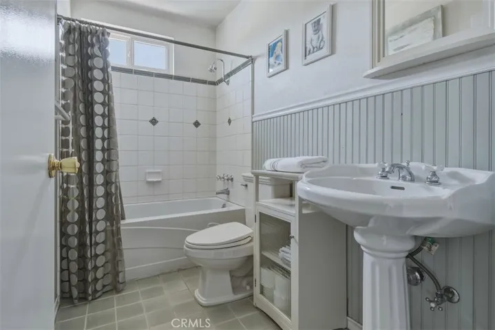 2ND UPSTAIRS BATHROOM