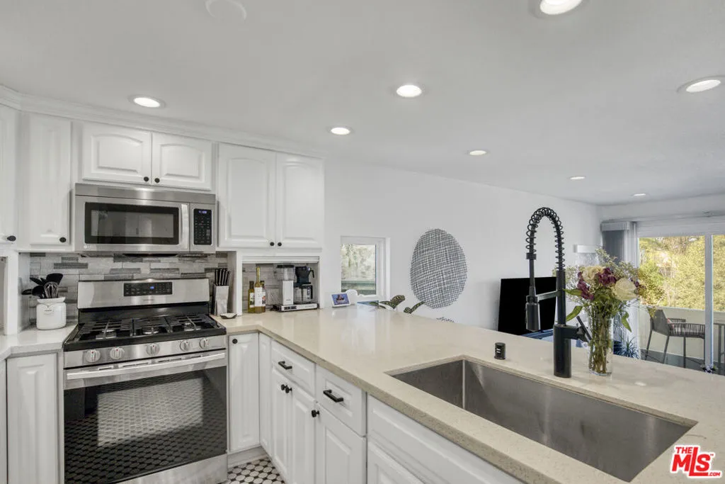 4112 Vanetta Place, Studio City, California 91604 — photo 5