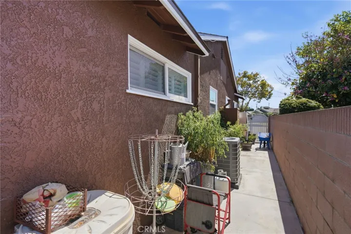 10521 Greenbush, Whittier, California 90604