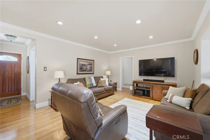 10521 Greenbush, Whittier, California 90604