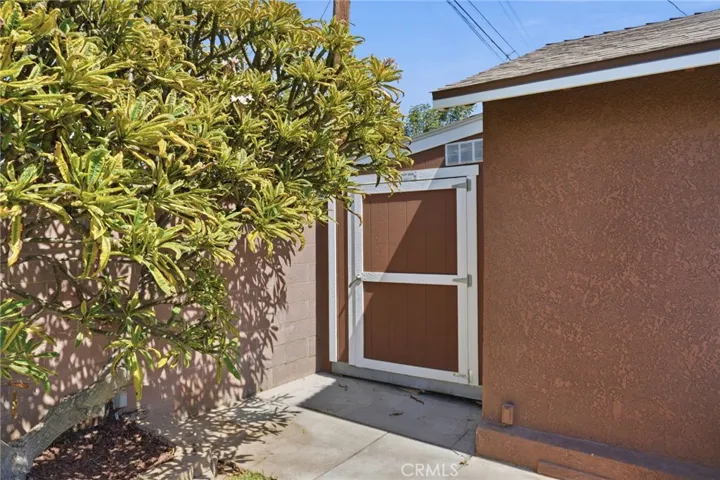 10521 Greenbush, Whittier, California 90604