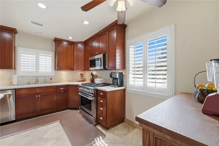 10521 Greenbush, Whittier, California 90604
