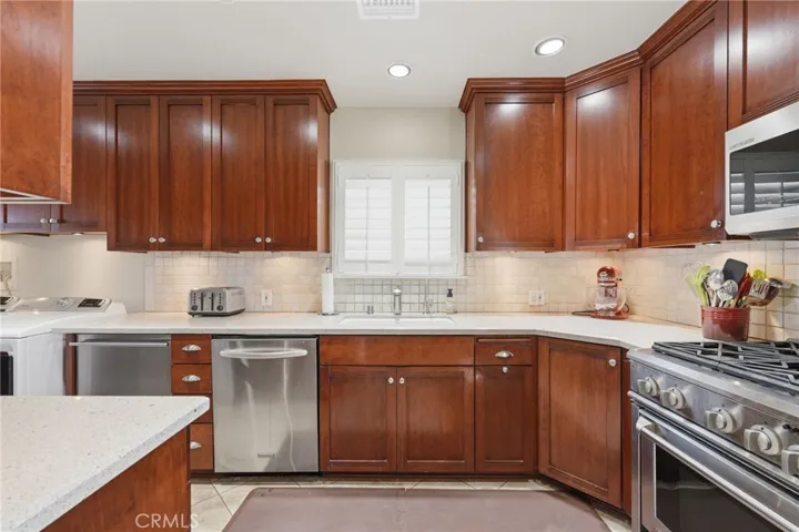10521 Greenbush, Whittier, California 90604