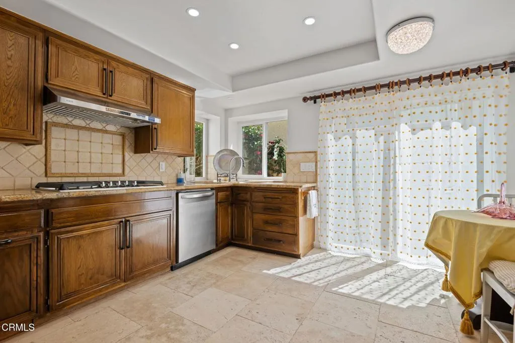 13-Kitchen