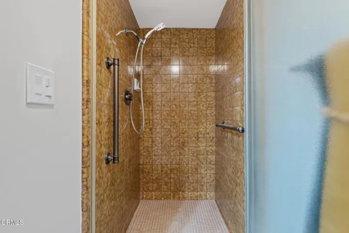 33-Bathroom 3