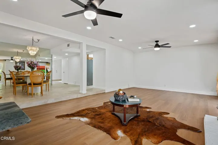 10-Living Room