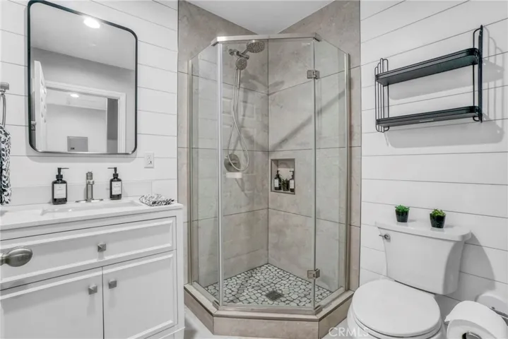 9410 Zelzah Avenue, Northridge, California 91325