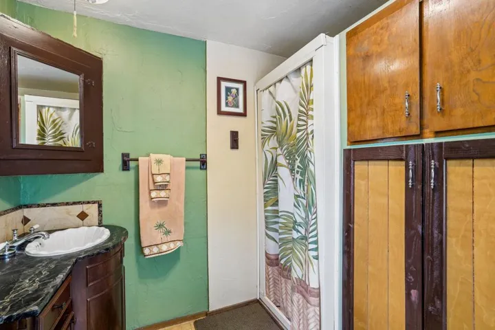 17-web-or-mls-Schaffer Dr-S1607-020