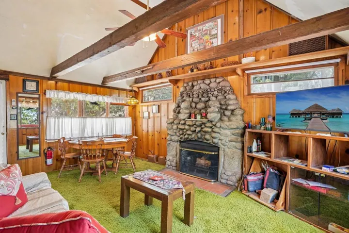 6-web-or-mls-Schaffer Dr-S1607-009