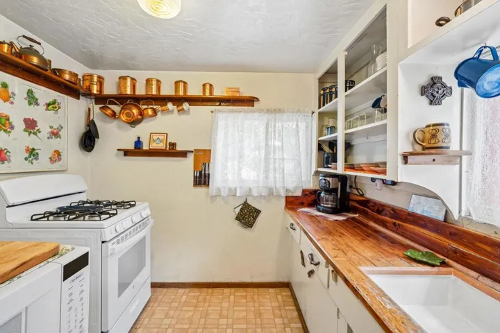 11-web-or-mls-Schaffer Dr-S1607-014