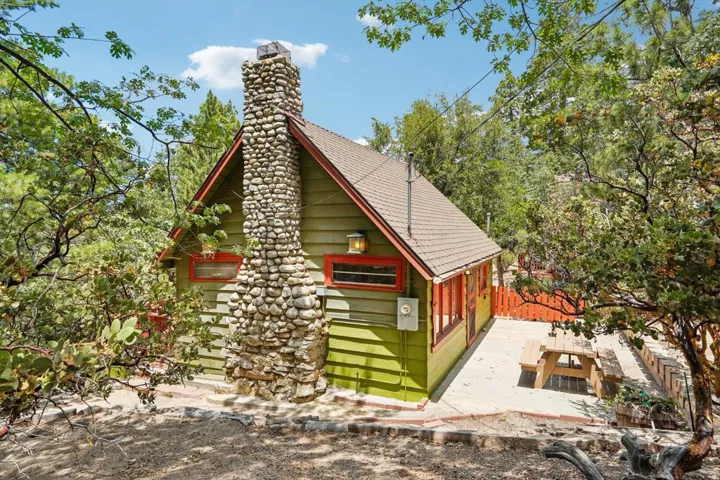 25-web-or-mls-Schaffer Dr-S1607-028