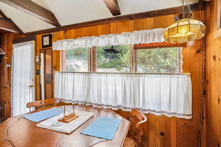 9-web-or-mls-Schaffer Dr-S1607-012