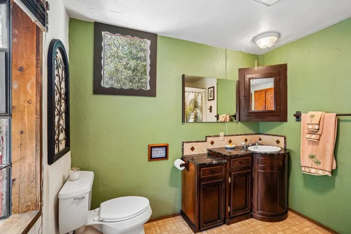 16-web-or-mls-Schaffer Dr-S1607-019