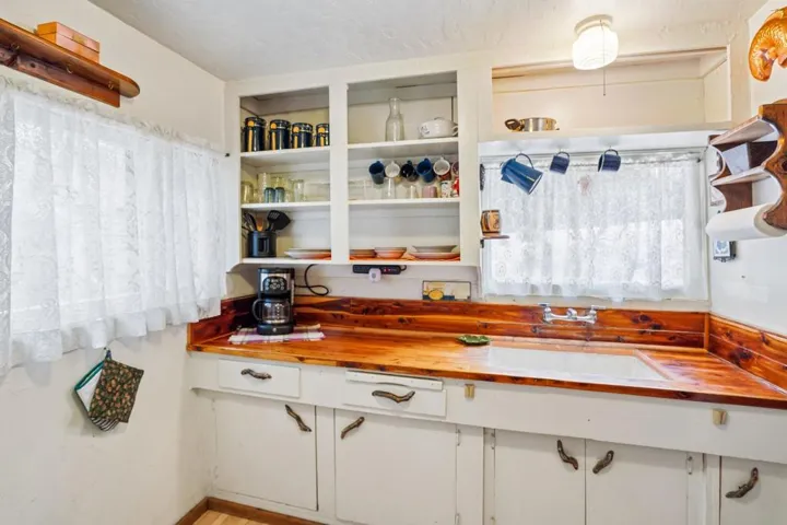 12-web-or-mls-Schaffer Dr-S1607-015