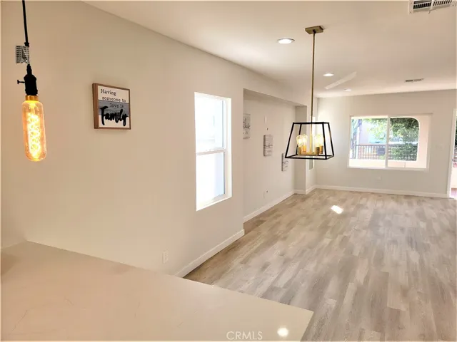 7040 3rd, Los Angeles, California 90043