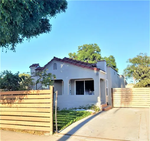 7040 3rd, Los Angeles, California 90043