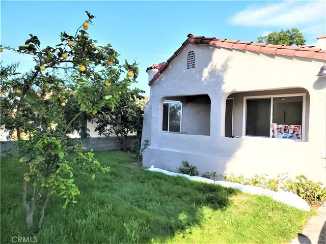 7040 3rd, Los Angeles, California 90043