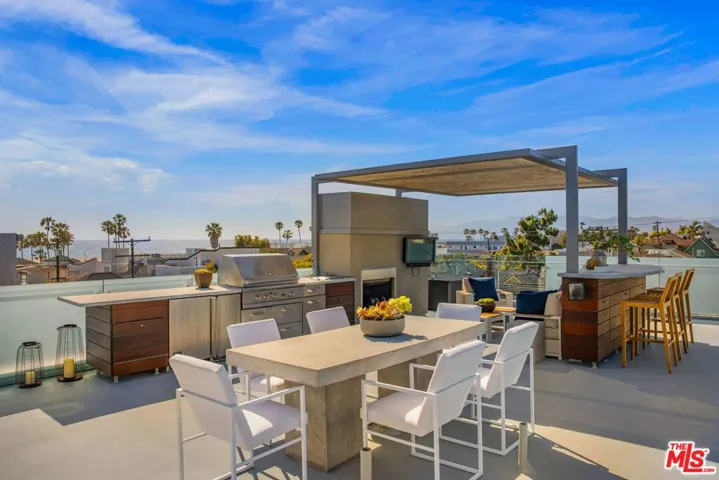 49 Brooks Avenue, Venice, California 90291