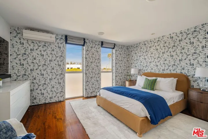 49 Brooks Avenue, Venice, California 90291