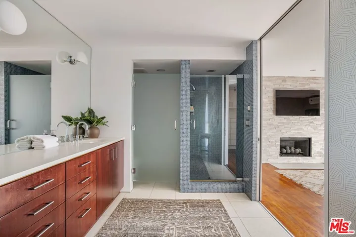 49 Brooks Avenue, Venice, California 90291