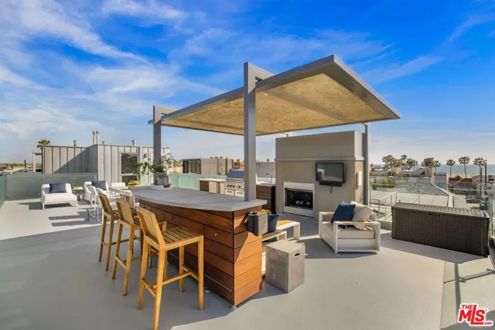49 Brooks Avenue, Venice, California 90291