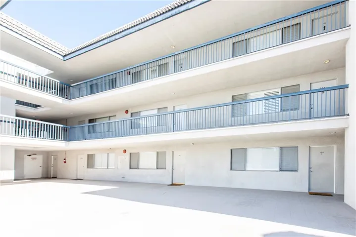 Common Area Courtyard