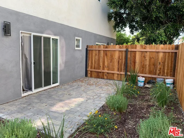 5733 1/2 Fulcher Avenue, North Hollywood, California 91601