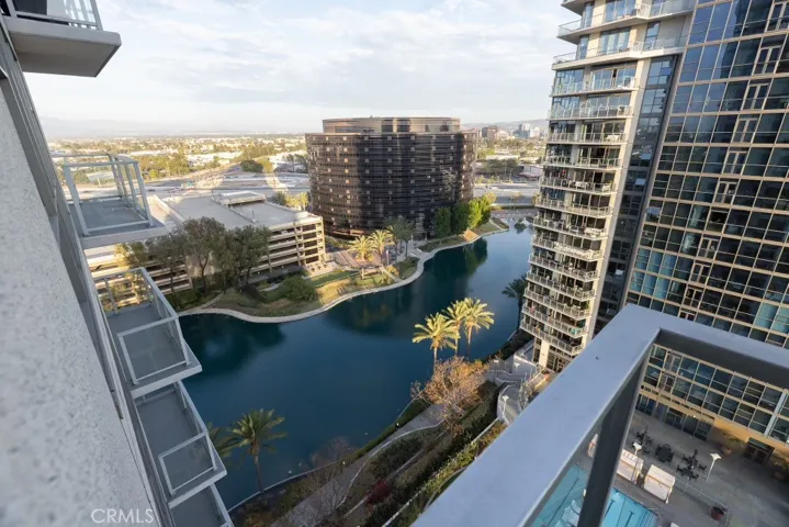 9 Macarthur 1605, Santa Ana, California 92707
