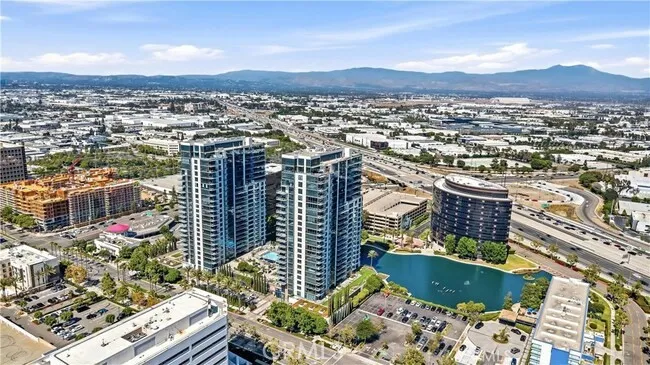 9 Macarthur 1605, Santa Ana, California 92707