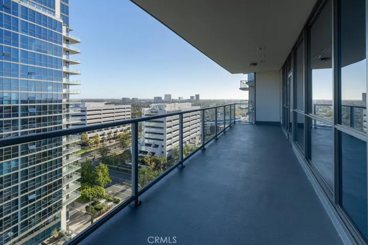 9 Macarthur 1605, Santa Ana, California 92707
