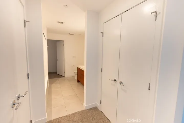 9 Macarthur 1605, Santa Ana, California 92707