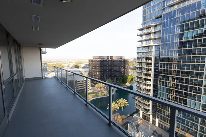 9 Macarthur 1605, Santa Ana, California 92707