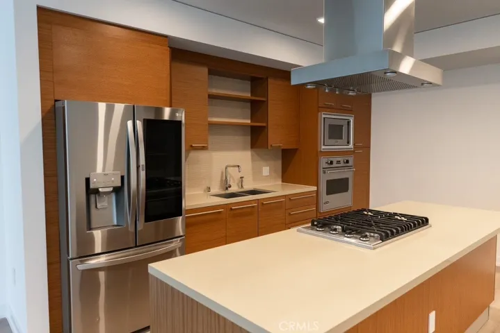 9 Macarthur 1605, Santa Ana, California 92707