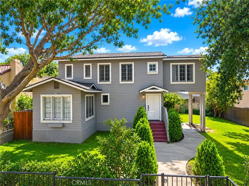1394 N Raymond