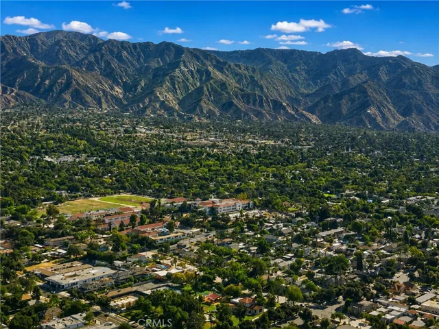 1394 N Raymond, Pasadena, California 91103