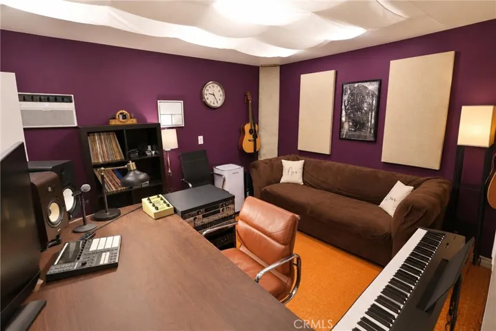 1394 N Raymond, Pasadena, California 91103