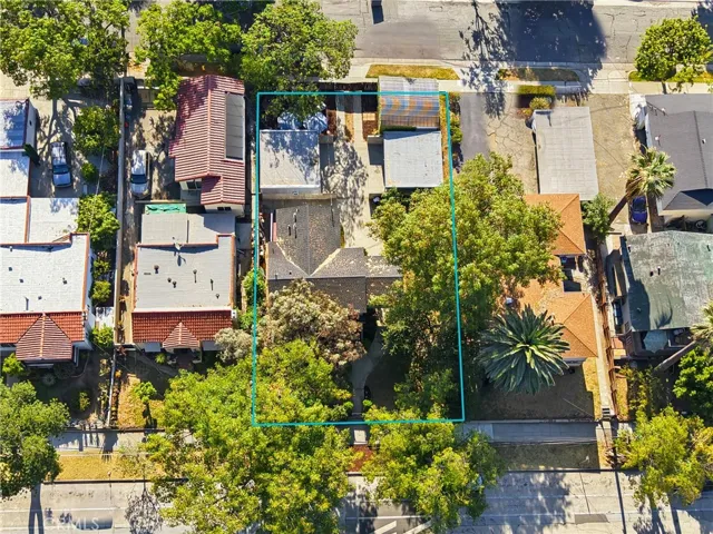 1394 N Raymond, Pasadena, California 91103