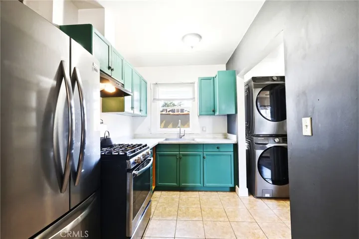1394 N Raymond, Pasadena, California 91103