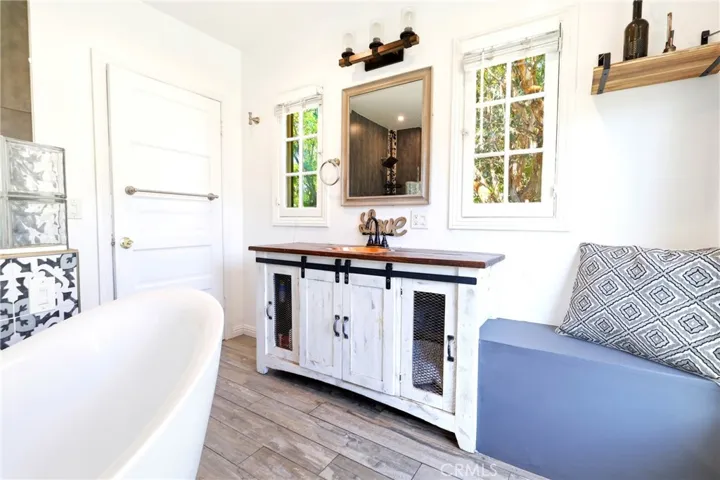 1394 N Raymond, Pasadena, California 91103