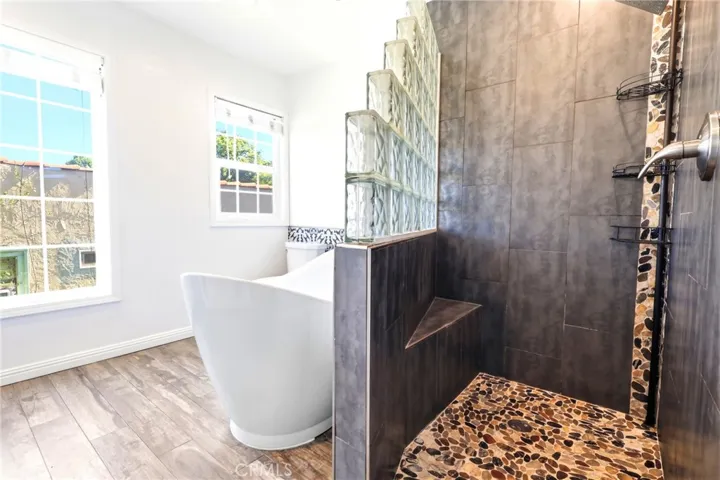 1394 N Raymond, Pasadena, California 91103